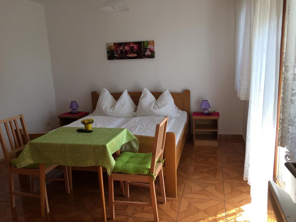 Pension Anna Rust Bagian luar foto